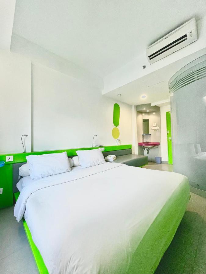 Pop! Hotel Gubeng Surabaia Exterior foto